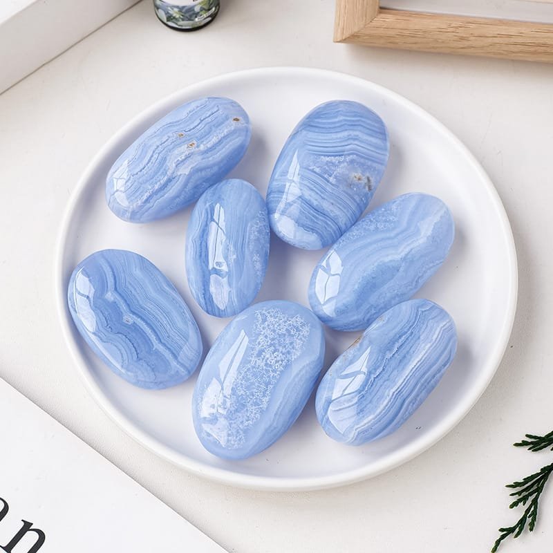 2 Sizes of Blue Agate Crystal Palm Stone Wholesale - 1.97-2.56 in(5-6.5 cm)