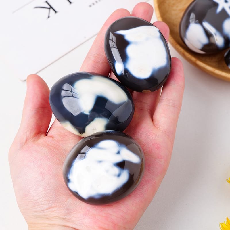 4 Sizes of Black  Agate Crystal Palm Stone Wholesale