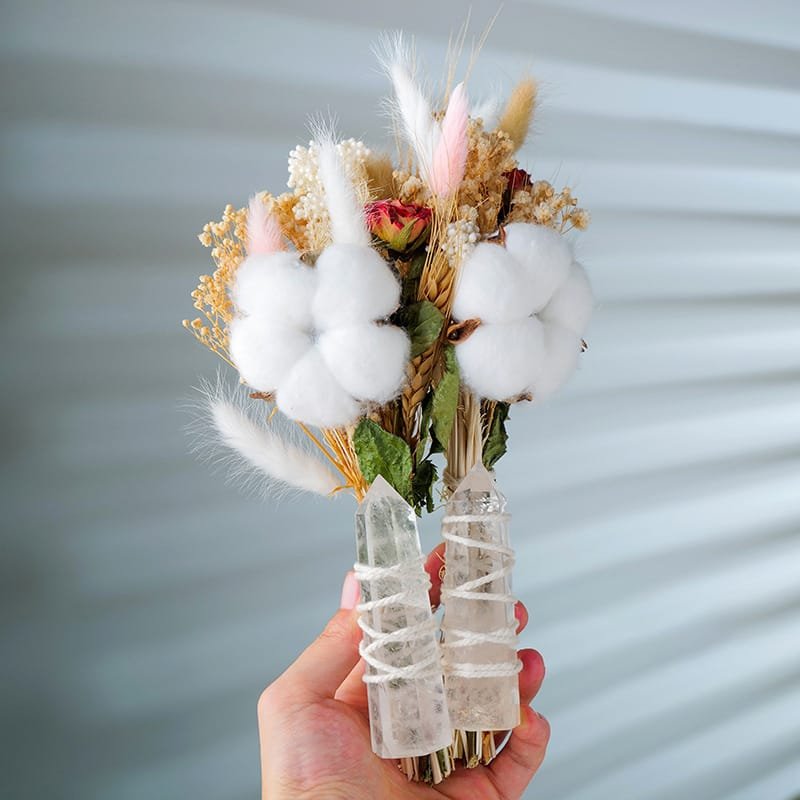 Clear Quartz Tower 2.36 in White 0.63 lb 1 Bulk