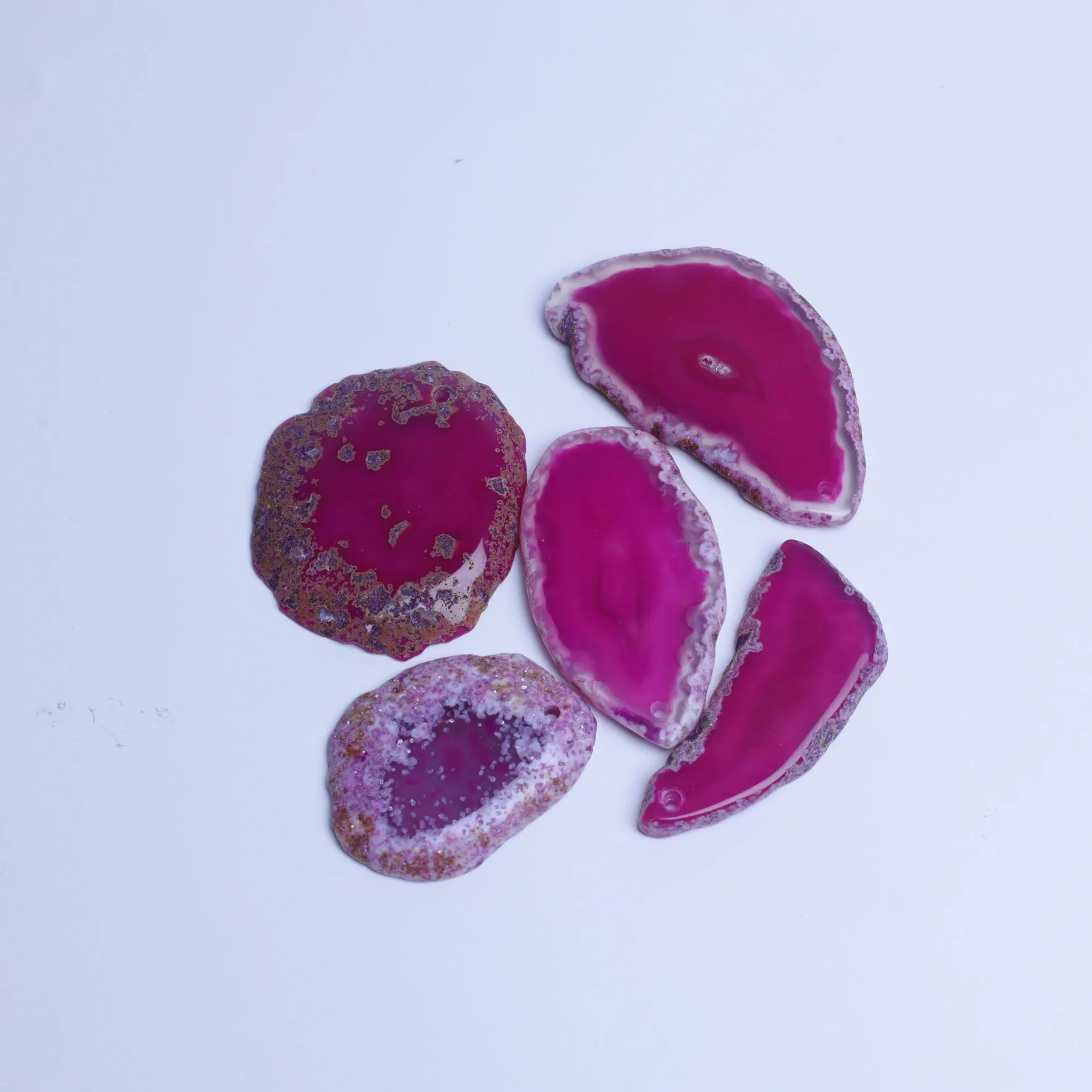 6-Color Small Drilled Agate Slice Pendants - Magenta
